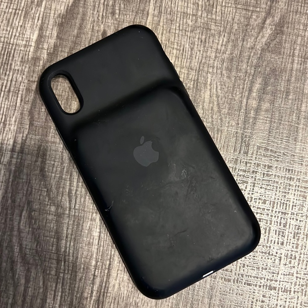 Apple iPhone XR silicone charging case- black